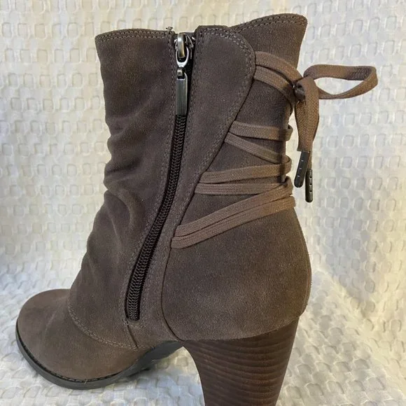 Clarks NWOT Suede Alpine Andi Ankle Heeled Lace Up Bootie Taupe Women's Size 8 - Picture 6 of 16